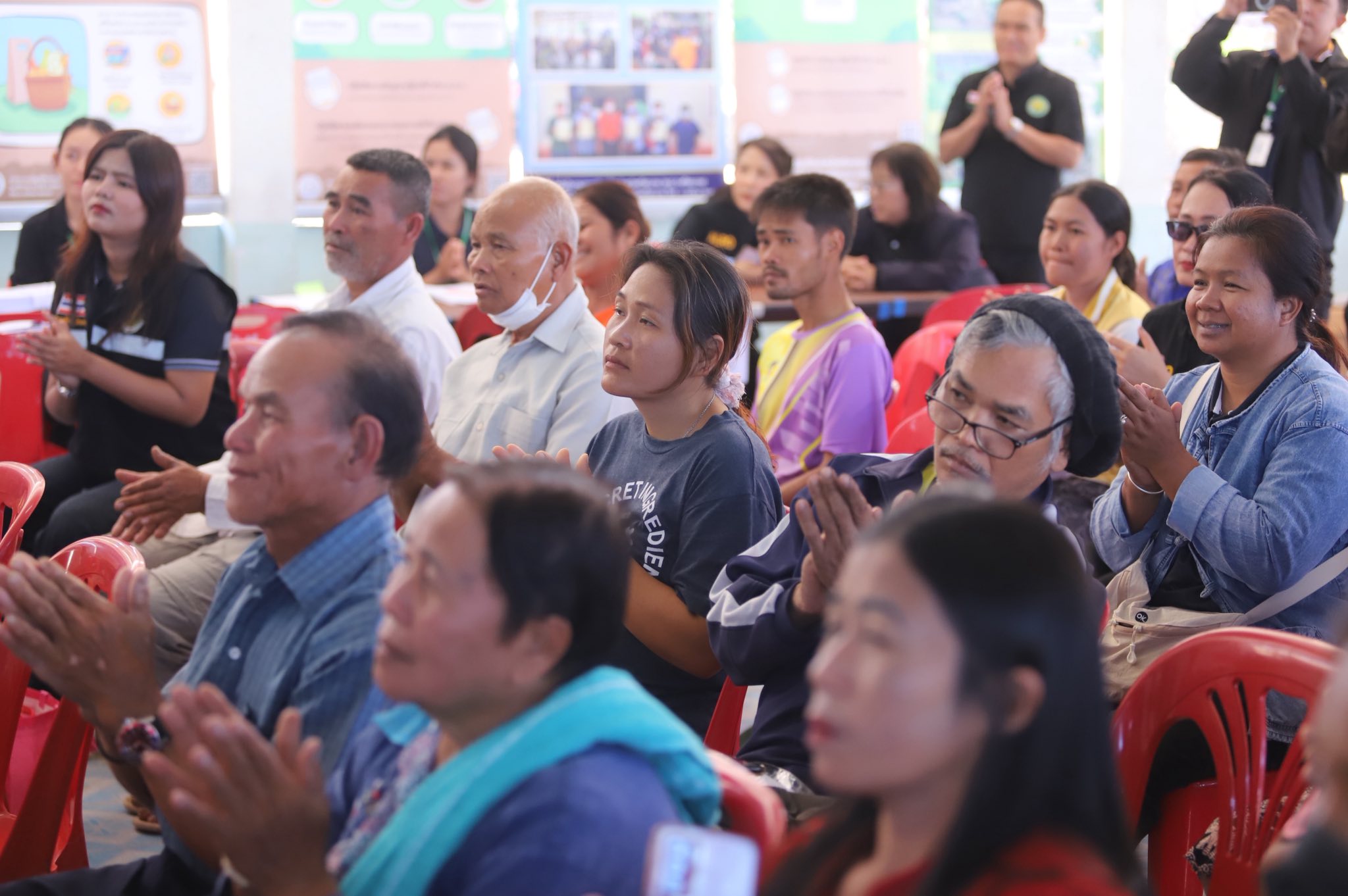 title - “ส.ป.ก. ไม่ทิ้งใครไว้ข้างหลัง” เลขาฯ สั่งลุย ศูนย์เคลื่อนที่ เร่งช่วยเกษตรกรในเขตปฏิรูปที่ดินในพื้นที่เสี่ยงภัย